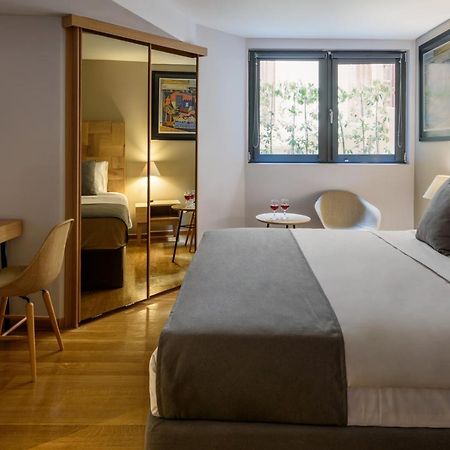 Fos Downtown Suites Атина Екстериор снимка