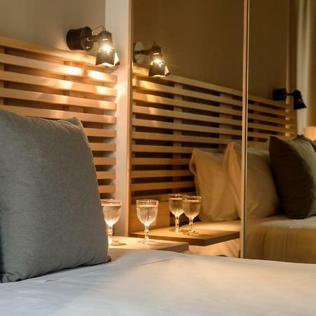 Fos Downtown Suites Атина Екстериор снимка