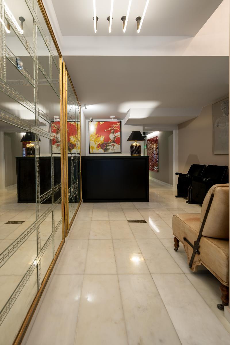Fos Downtown Suites Атина Екстериор снимка