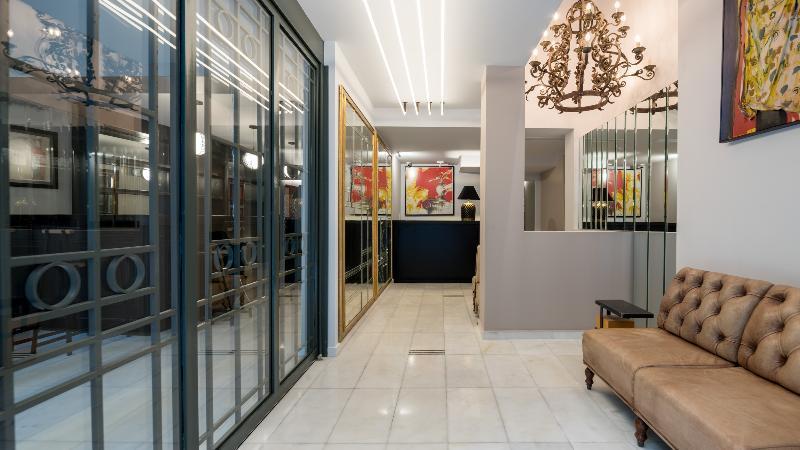 Fos Downtown Suites Атина Екстериор снимка