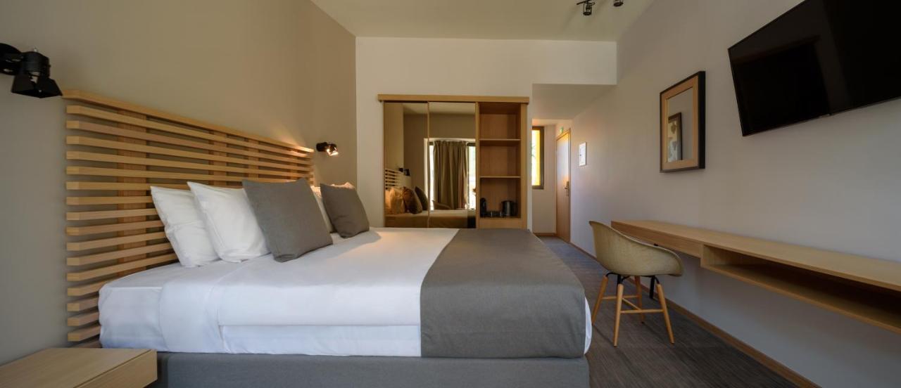 Fos Downtown Suites Атина Екстериор снимка