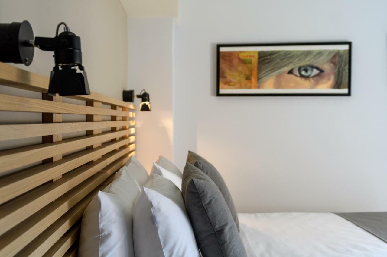 Fos Downtown Suites Атина Екстериор снимка