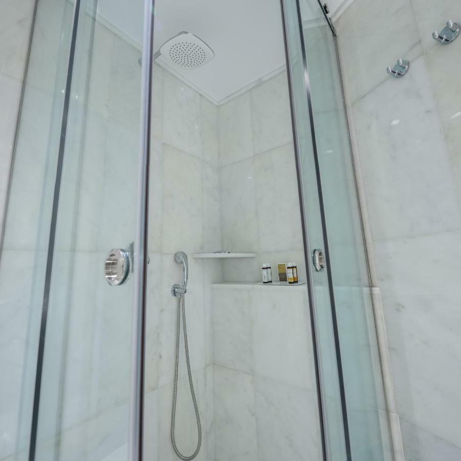 Fos Downtown Suites Атина Екстериор снимка