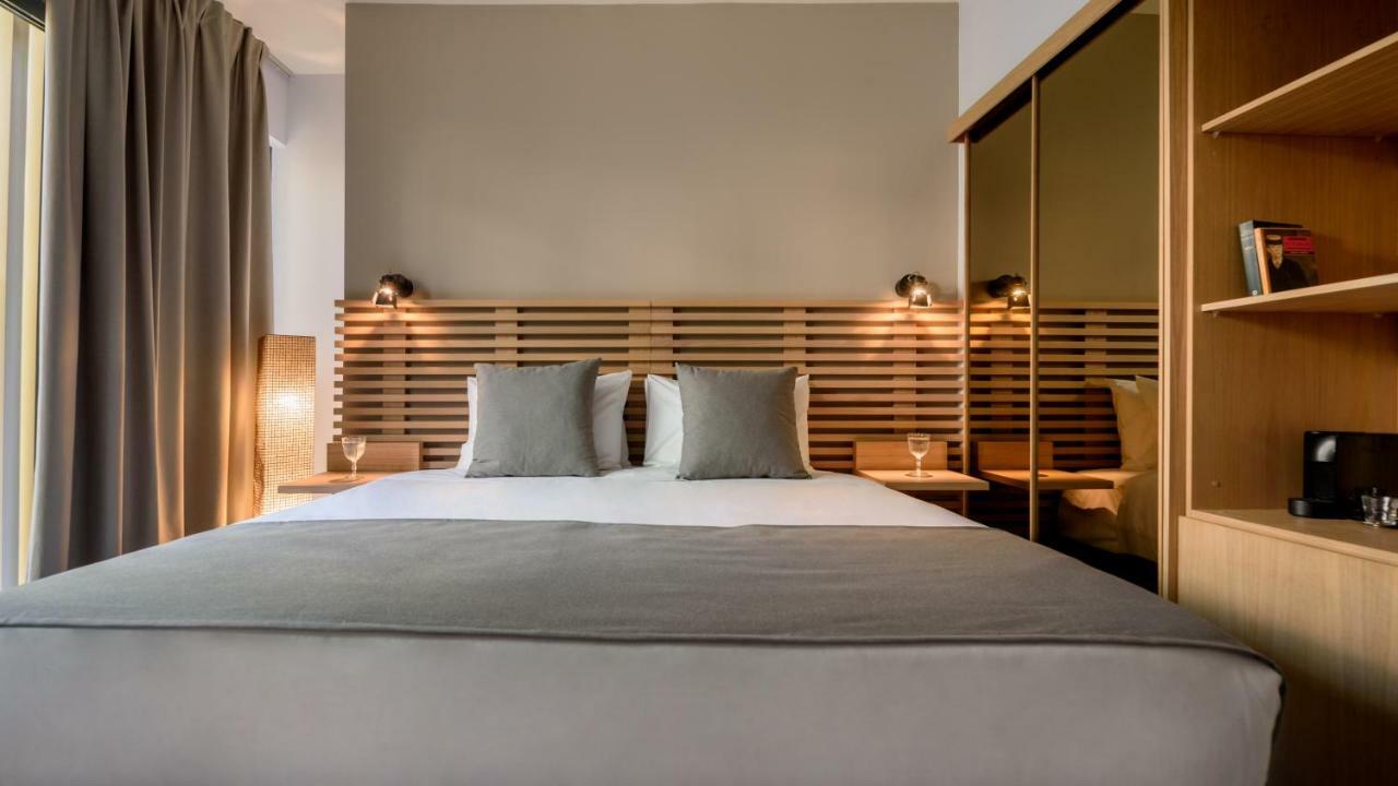 Fos Downtown Suites Атина Екстериор снимка