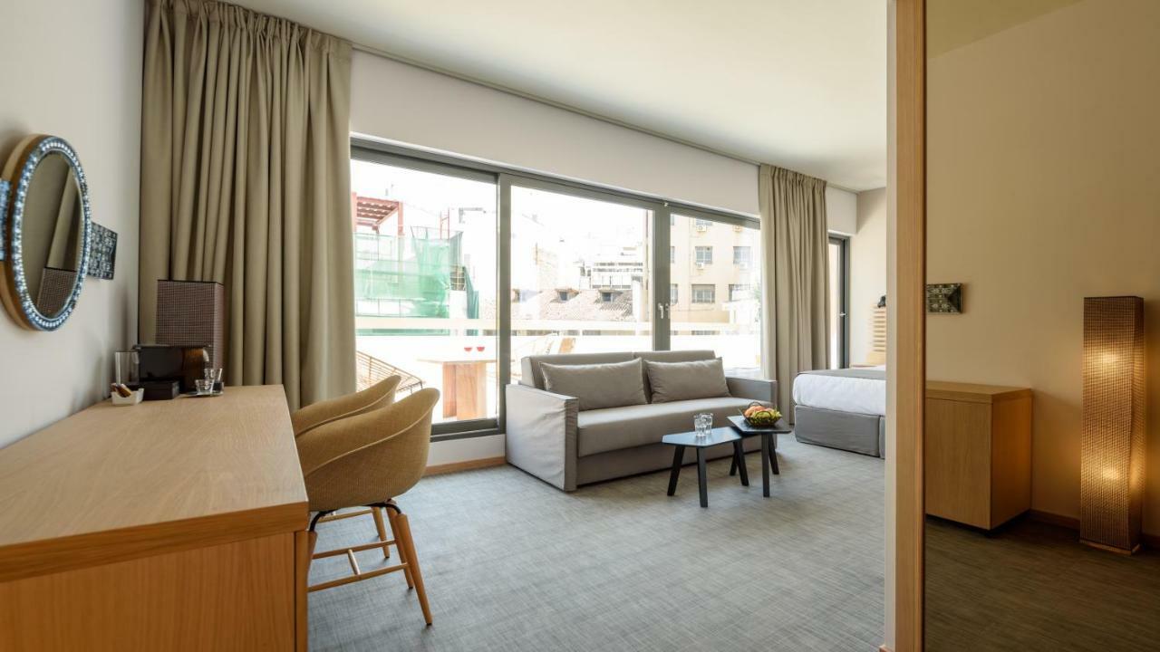 Fos Downtown Suites Атина Екстериор снимка