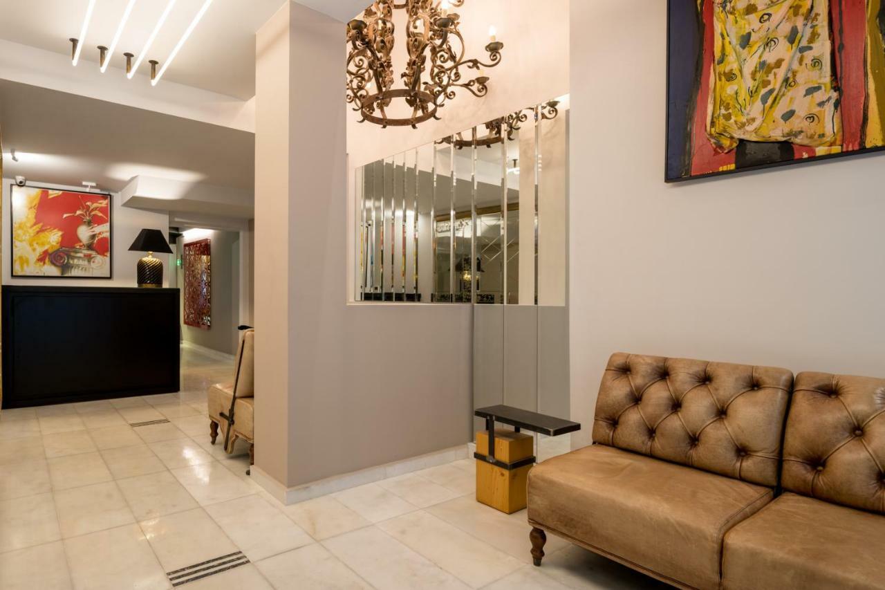 Fos Downtown Suites Атина Екстериор снимка