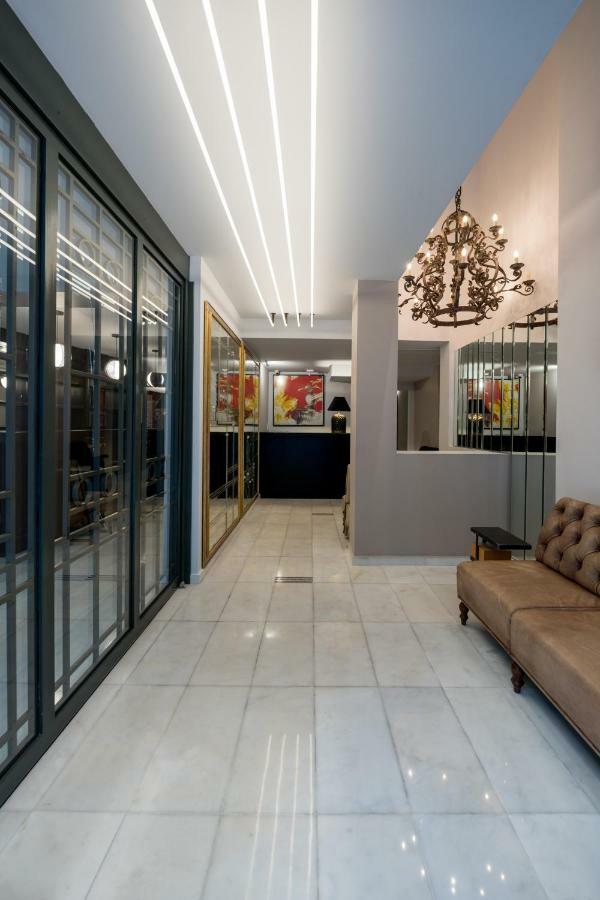 Fos Downtown Suites Атина Екстериор снимка
