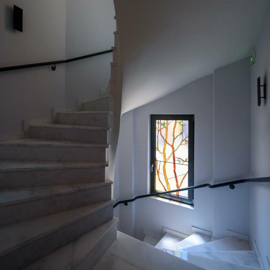 Fos Downtown Suites Атина Екстериор снимка