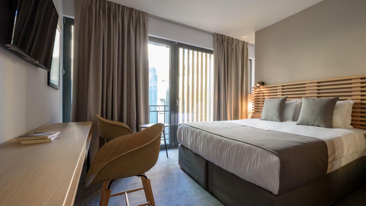 Fos Downtown Suites Атина Екстериор снимка