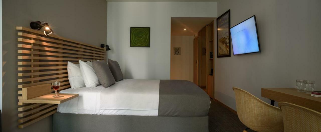 Fos Downtown Suites Атина Екстериор снимка